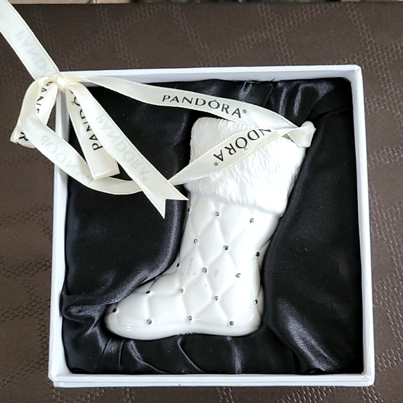 Pandora 2012 Christmas Unforgettable Moments Stocking Ornament - Picture 3 of 8